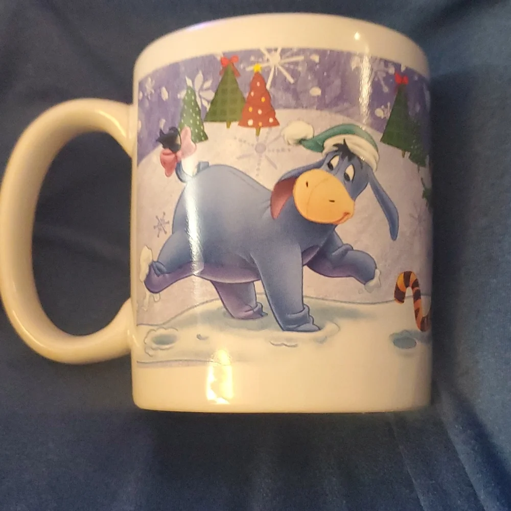 Disney Winnie the Pooh snow footprints mug #4325 rare - Picture 3 of 5